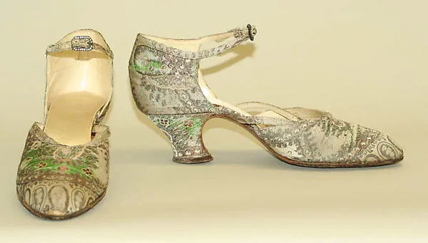 Evening shoes — Pierre Yantorny