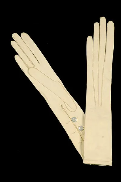 Gloves — Unknown