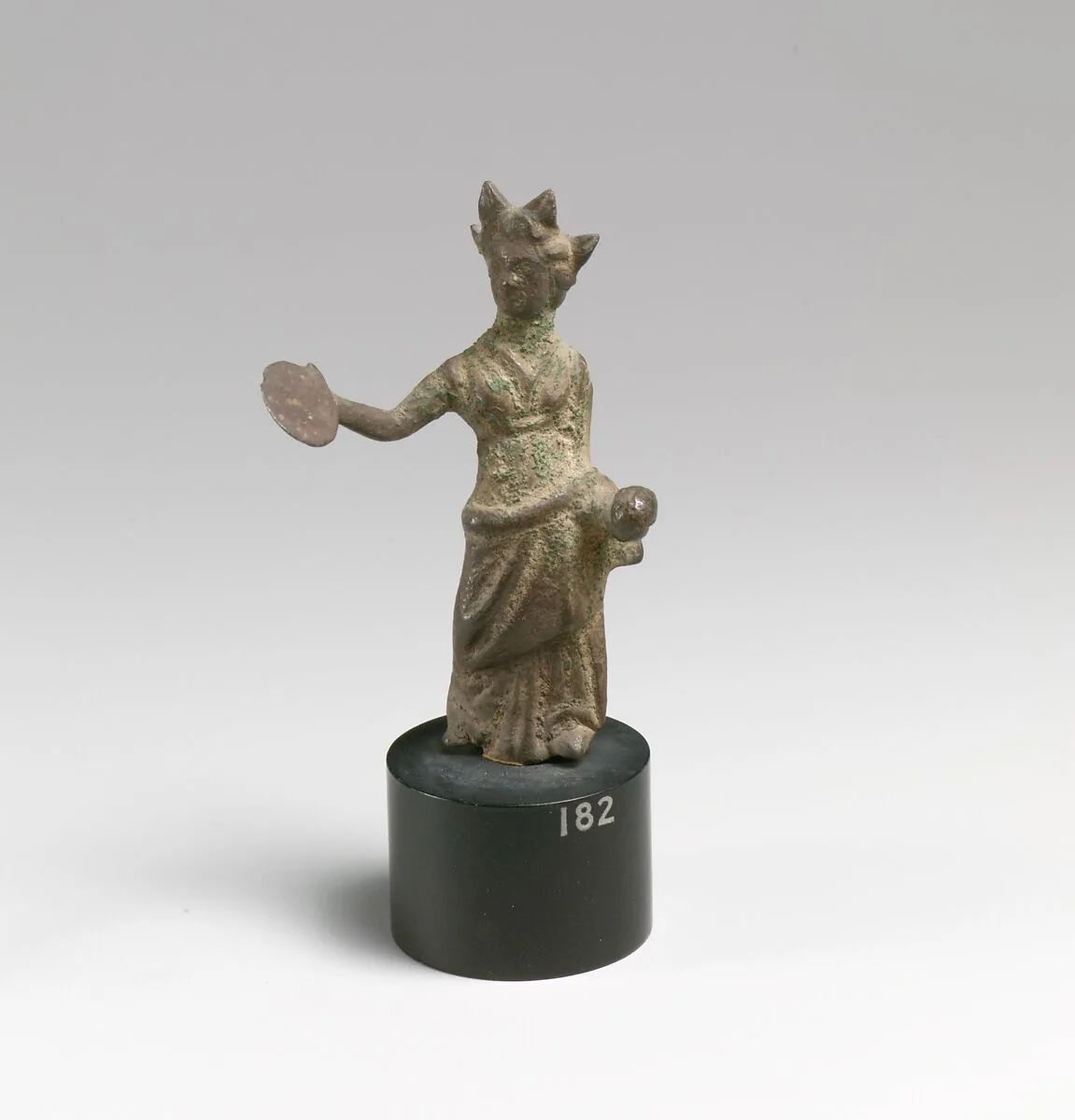 Statuette of a woman — Unknown
