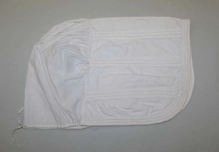 Bonnet — Unknown