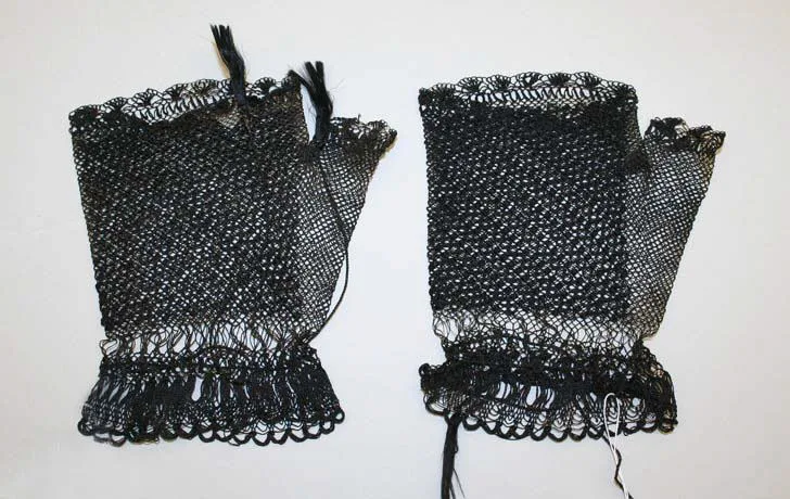 Mitts — Unknown