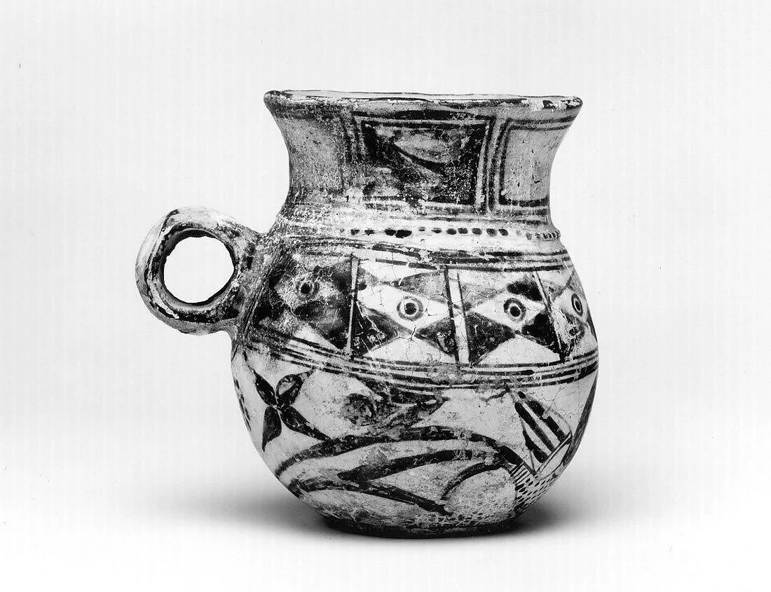 Vessel decorated with birds — Unknown