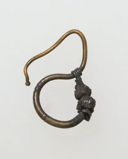 Earring, delta-shaped with beads