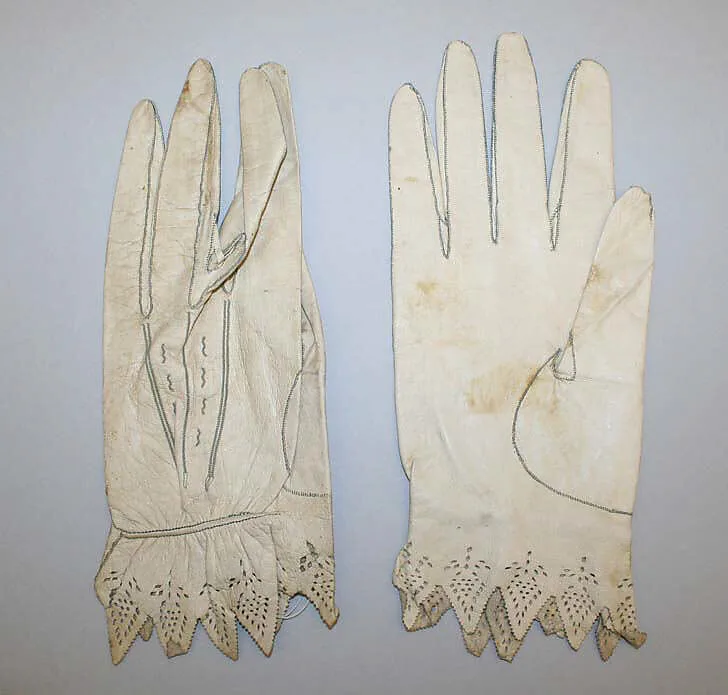 Gloves — Unknown