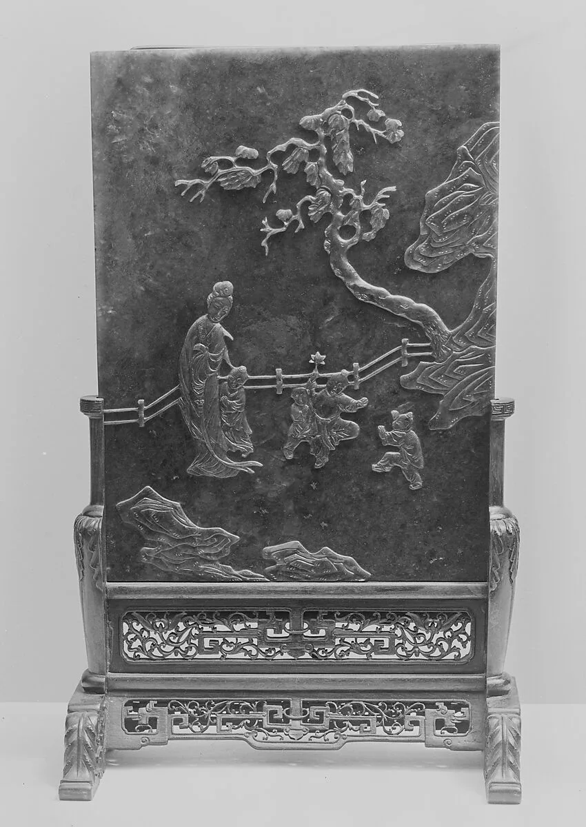 清晚期 碧玉仕女嬰戯圖座屏|Table screen with a woman and boys — Unknown