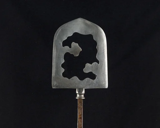 Arrowhead (<i>Yanone</i>)