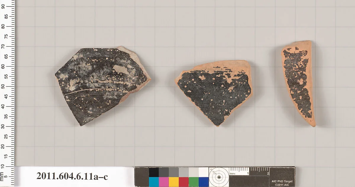 Terracotta fragments of open shapes — Unknown