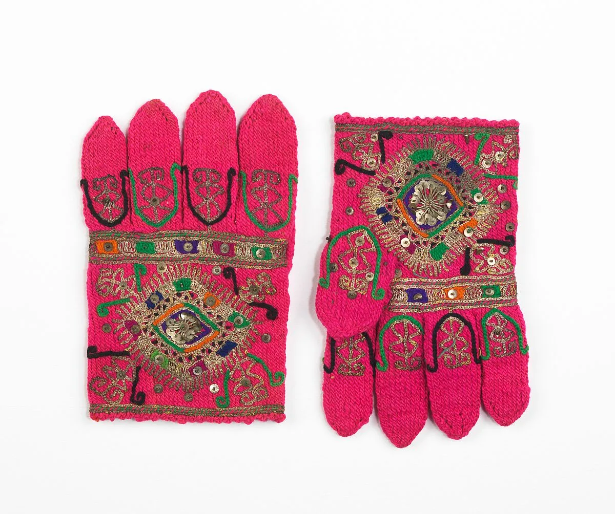 Gloves — Unknown