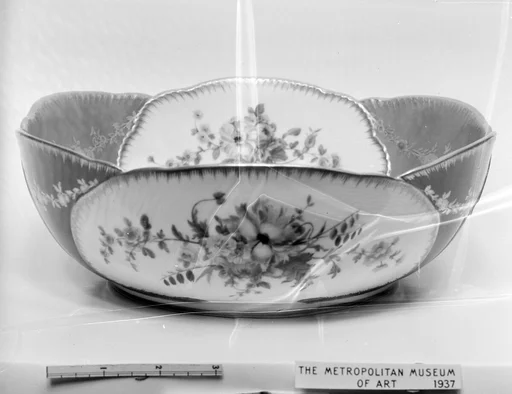 Salad bowl (Saladier) (one of six) (part of a service)