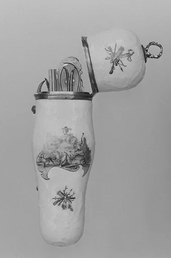 Nécessaire