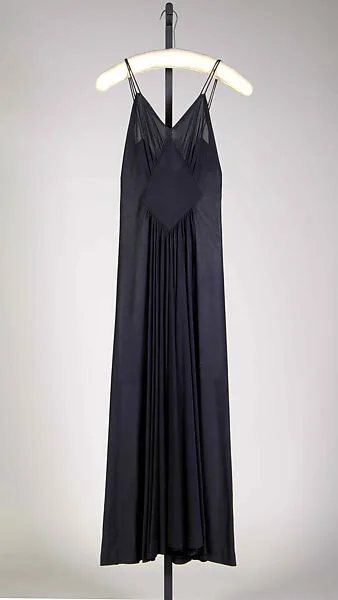 Evening dress — Mme. Eta Hentz