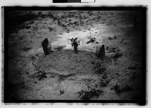 [Grave, Alabama]