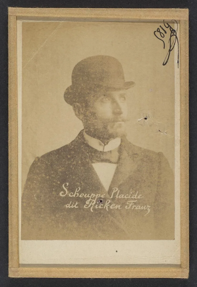 Schouppe. Placide. (dit Ricken, Franz). 35 ans, né à Dickenvenne (Belgique). Mécanicien. Vol. — Alphonse Bertillon