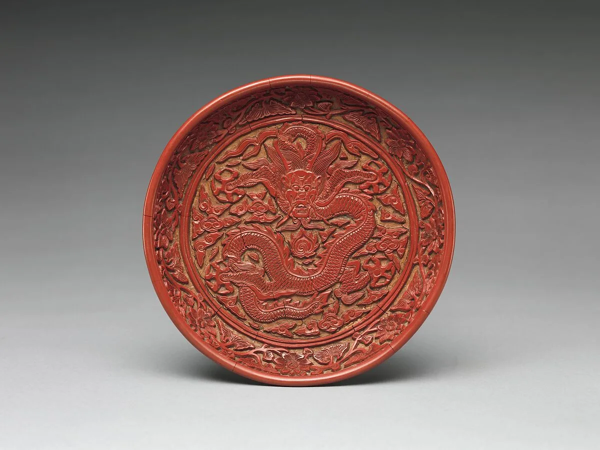 明萬曆 雕漆剔紅雲龍紋盤|Dish with a dragon amid clouds — Unknown