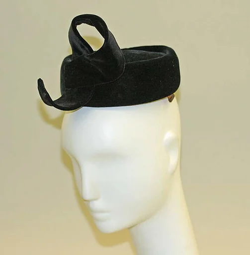 Pillbox hat