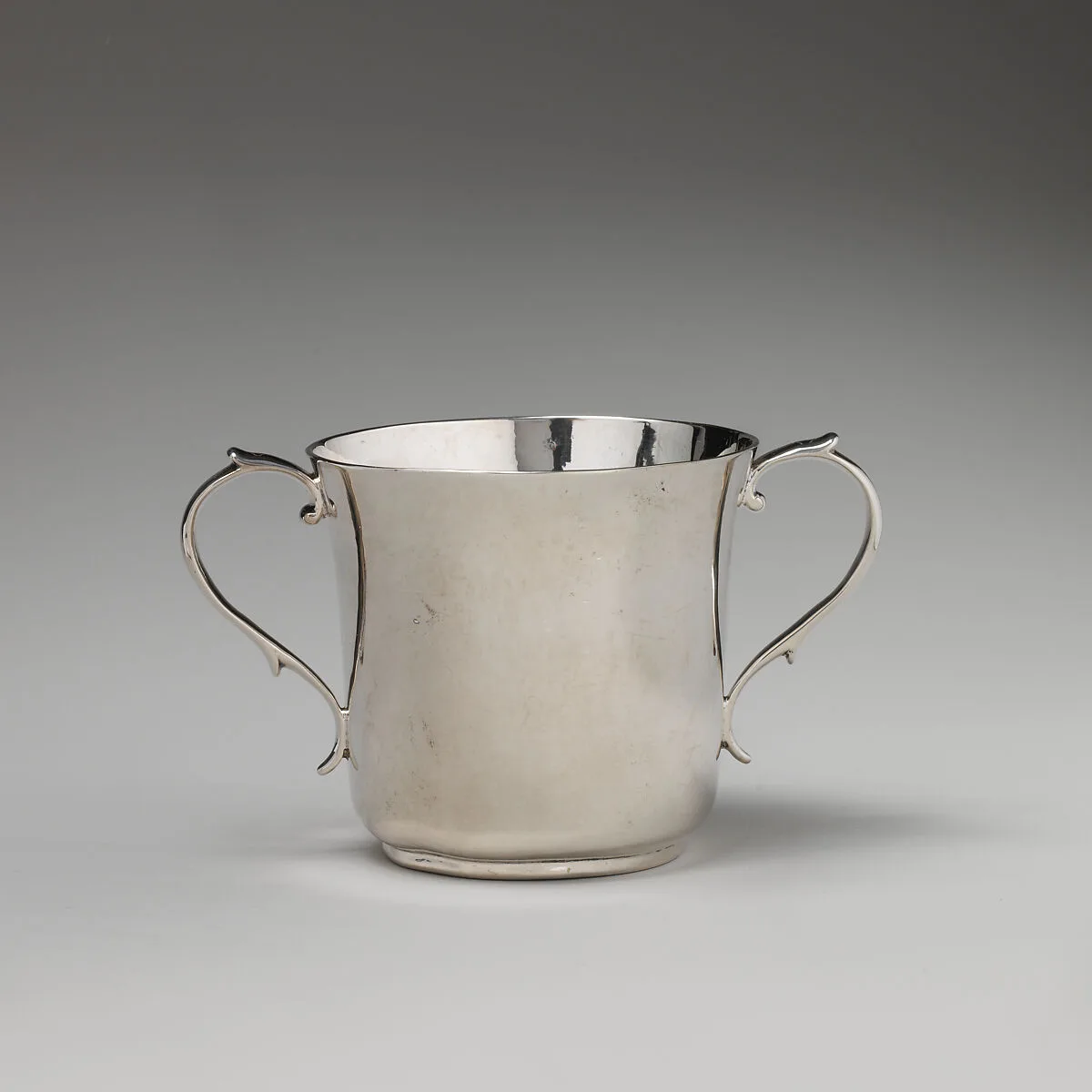 Two-handled cup — R. M., London