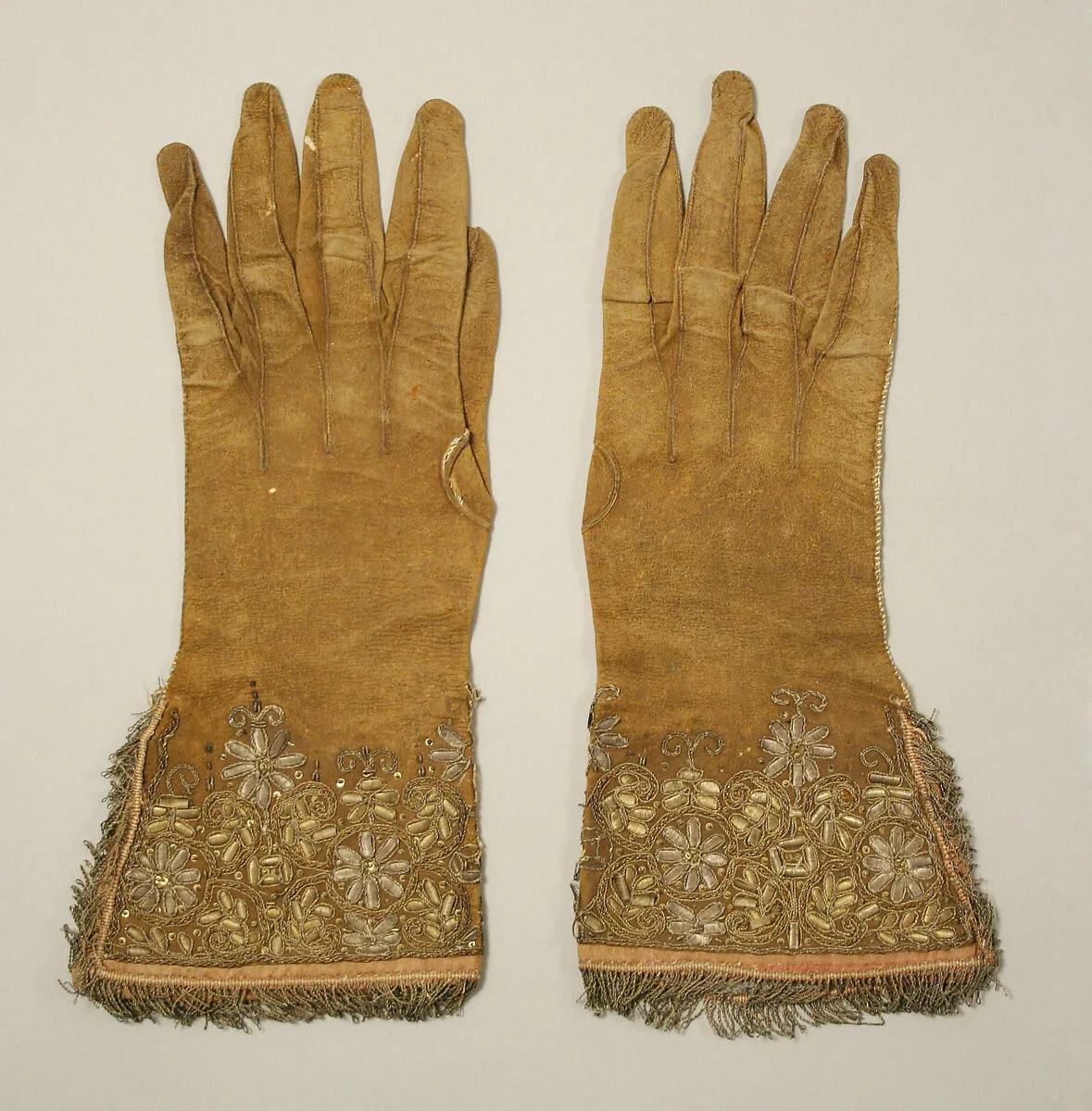 Gloves — Unknown