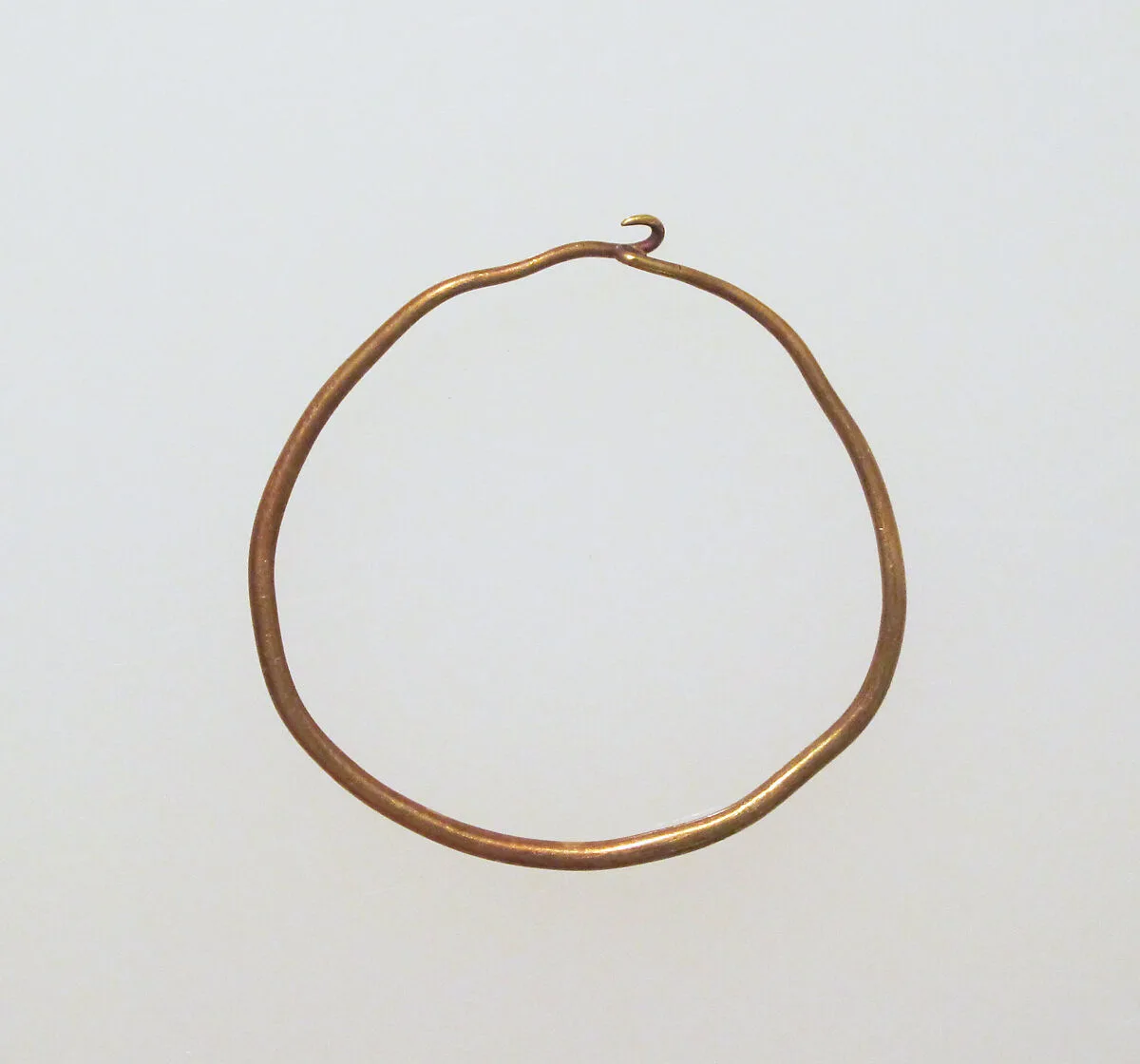 Earring-loop type, plain — Unknown