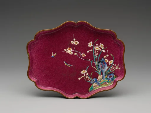 清中期 銅胎畫琺瑯花鳥圖盤|Lobed tray with rock, flowers, and butterflies