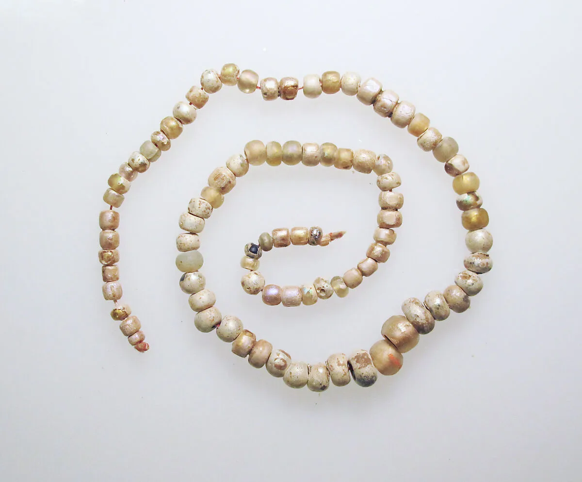 Glass beads — Unknown