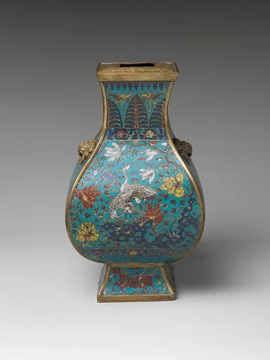 明晚期 掐絲琺瑯仙禽瑞獸紋方壺|Vase with auspicious animals