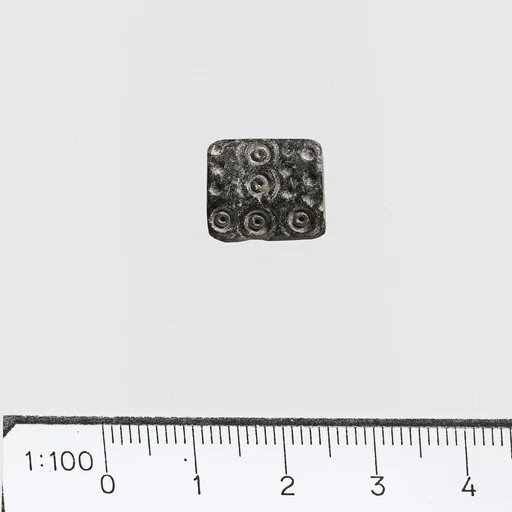 Steatite cushion-shaped seal