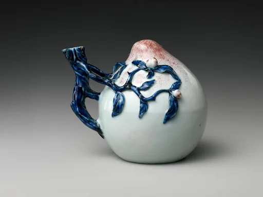 清中期 景德鎮窯青花釉里紅桃形壺|Ewer in the shape of a peach