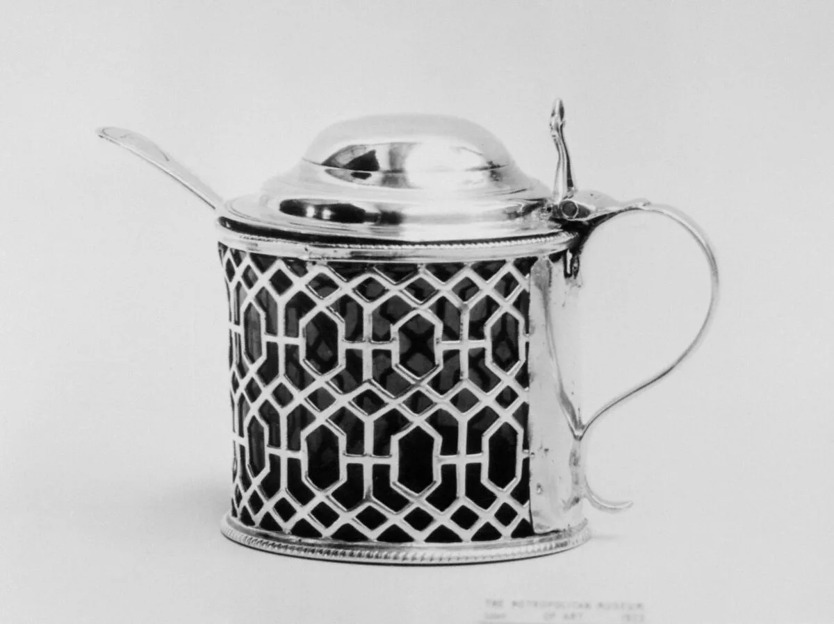 Mustard pot and spoon (one of a pair) — Edward Aldridge II