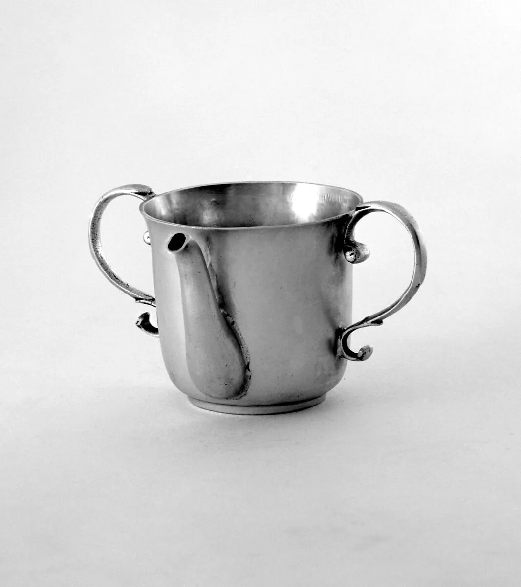 Feeding cup — Thomas Holland I