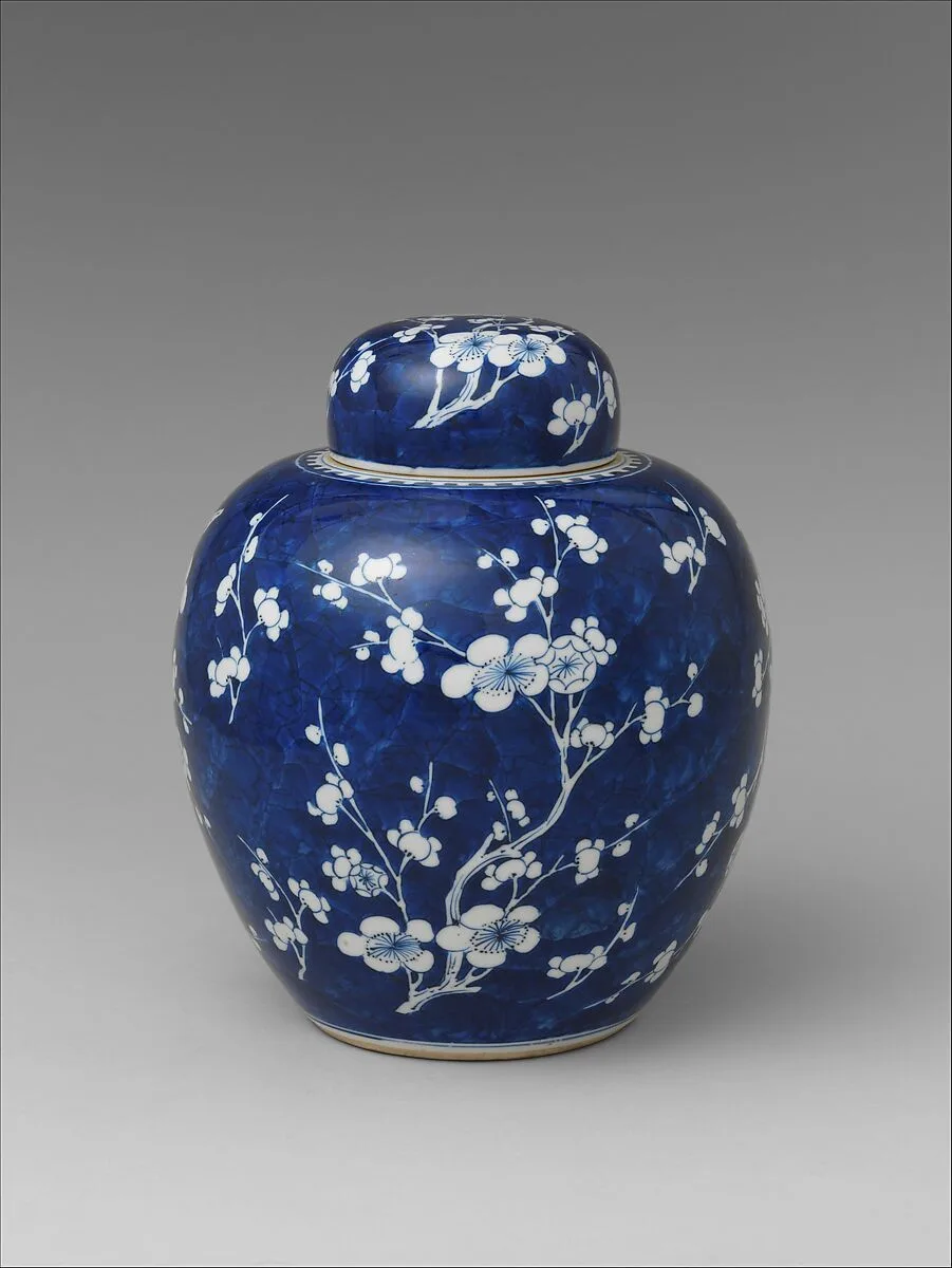 清康熙 景德鎮窯青花冰梅纹罐|Covered jar decorated with blossoming plum and cracked ice — Unknown