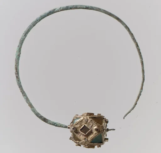 Earring