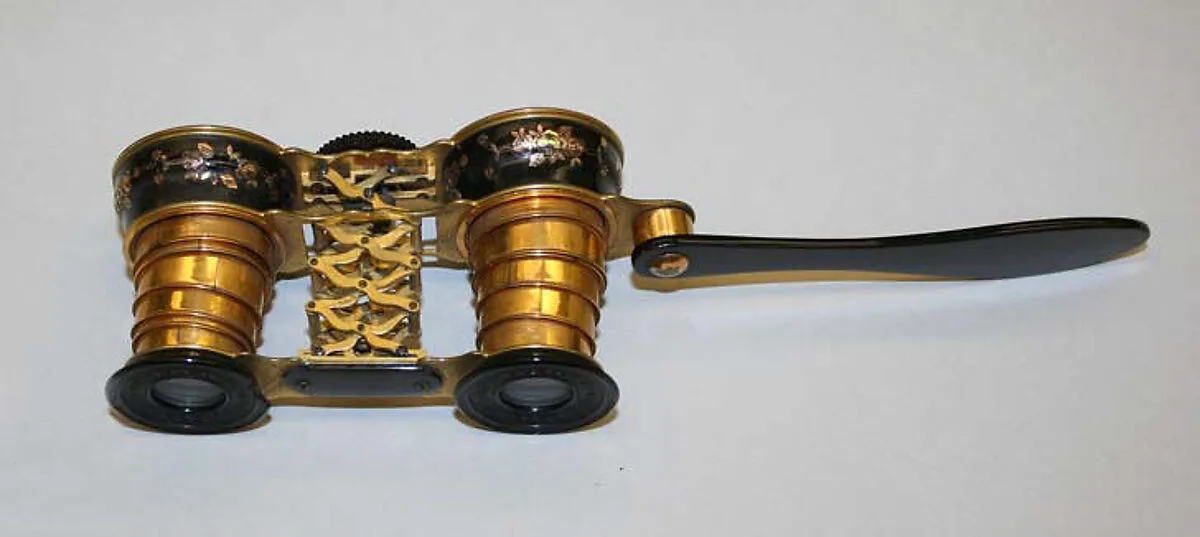 Opera glasses — Unknown