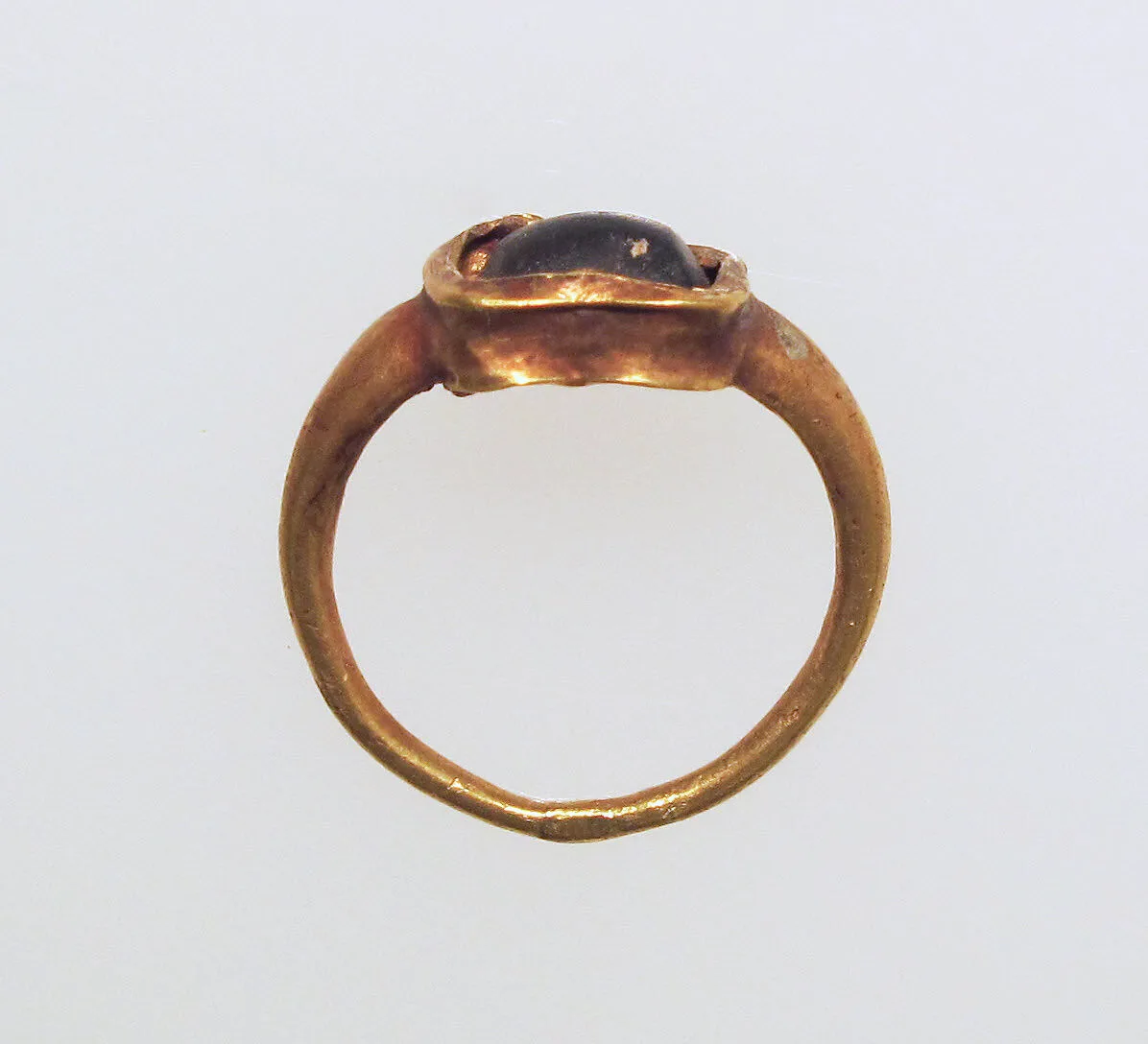 Ring with glass bezel — Unknown