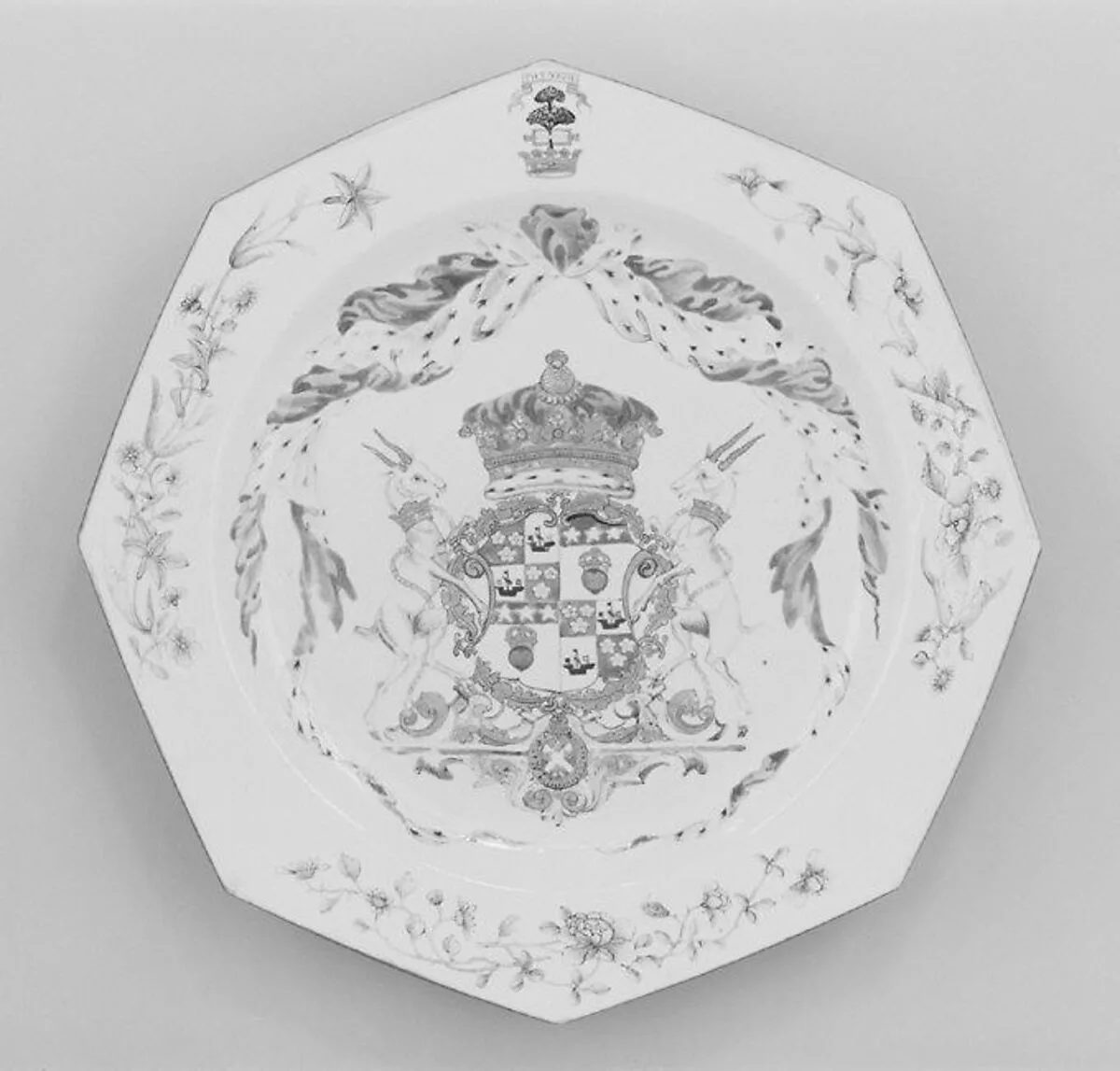Dish (part of a service) — Unknown