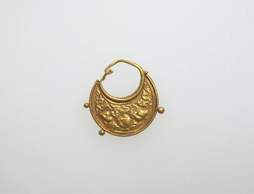 Earring, crescent-shaped