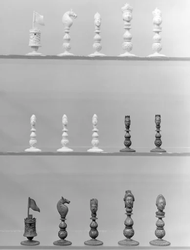 Chessmen (32)