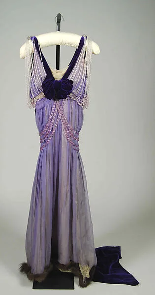 Evening dress — Unknown