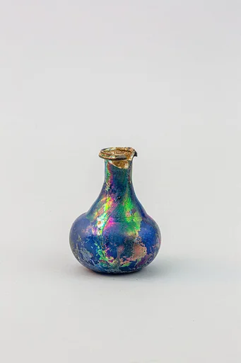 Glass perfume bottle