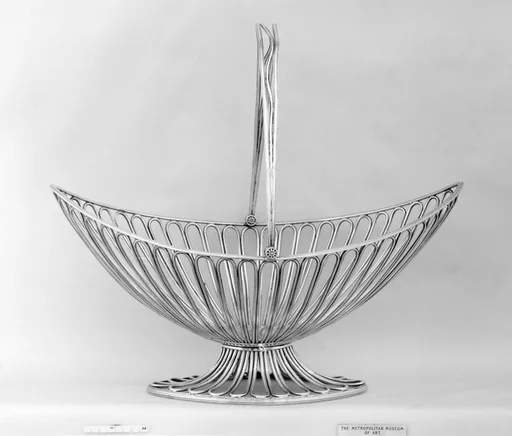 Cake basket