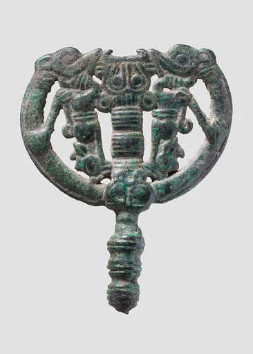 Openwork pin