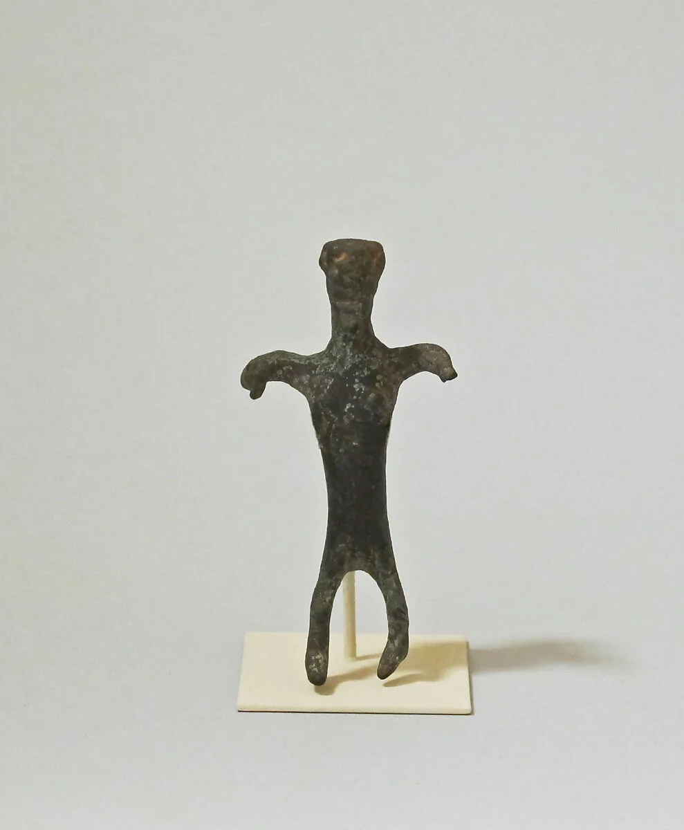 Bronze statuette of a woman — Unknown