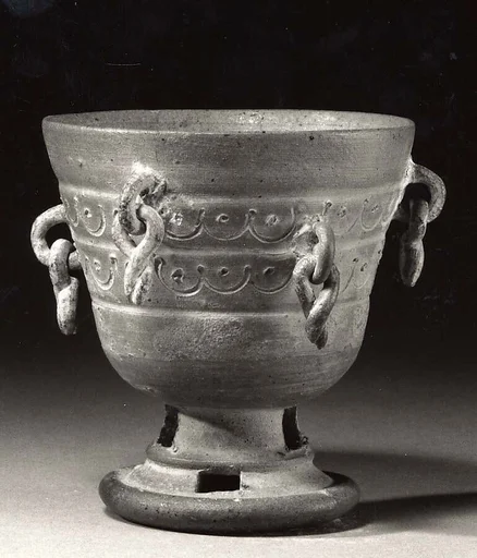 영락달린 굽다리 잔 삼국 신라|瓔珞附高盞  三國 新羅|Pedestal cup with pendants