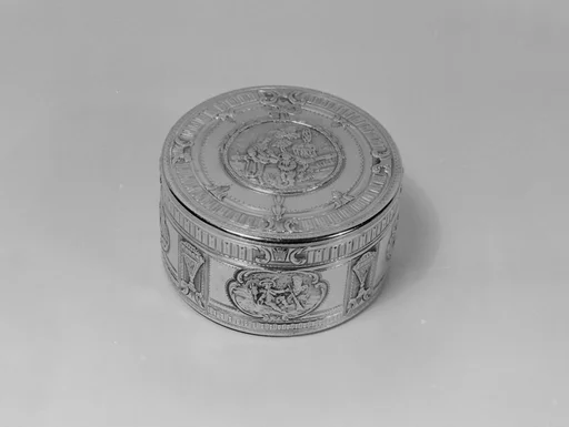 Snuffbox