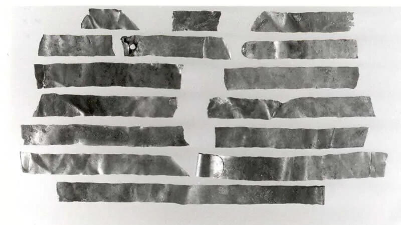 Hair ribbon — Unknown