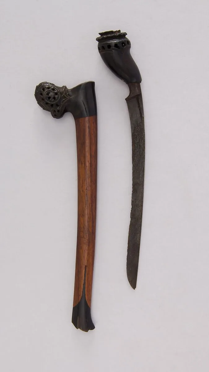 Knife (Bade-bade) with Sheath — Unknown