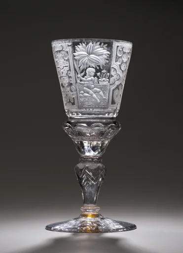 Standing cup