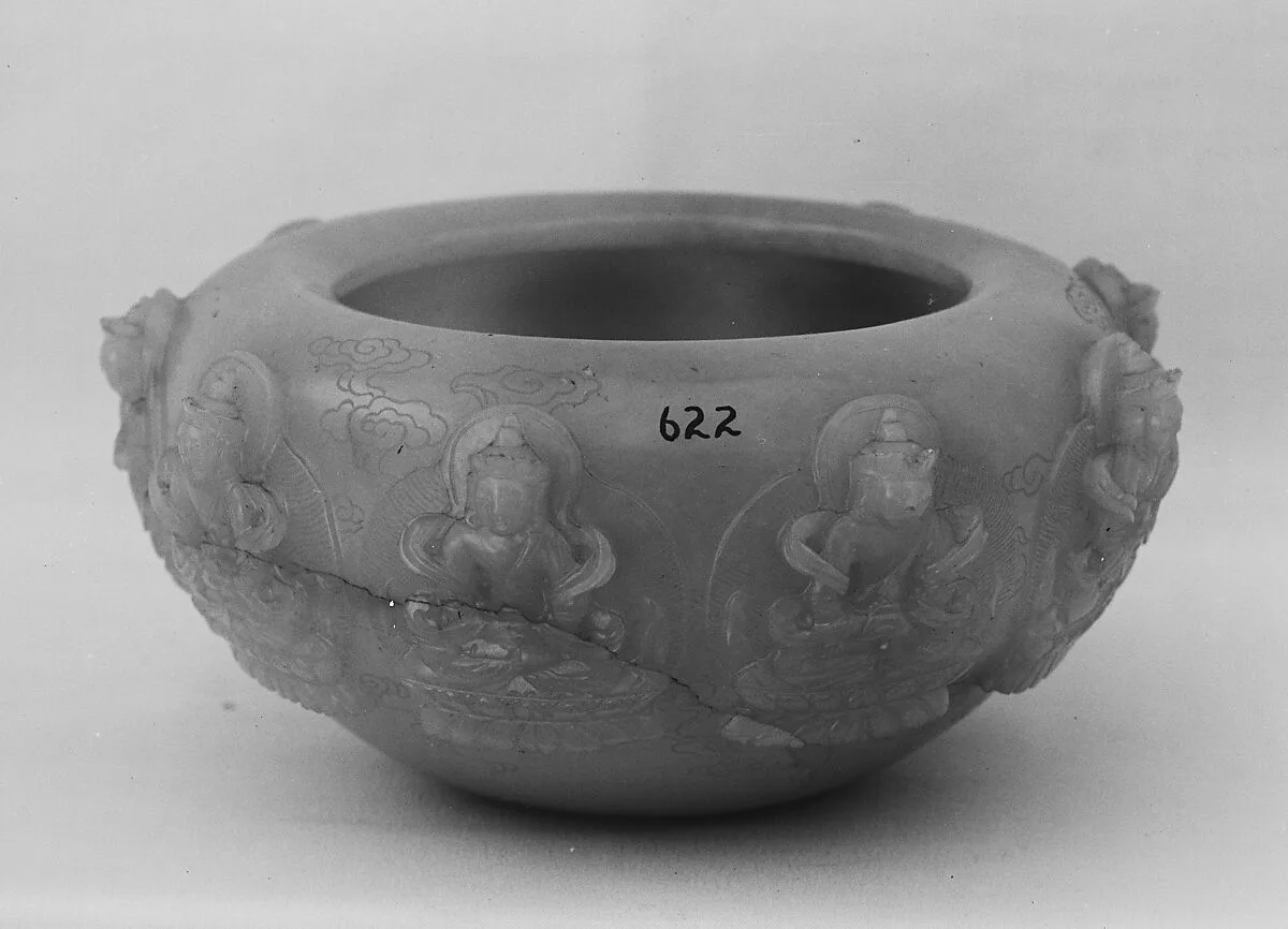 清乾隆 青玉鉢|Alms bowl for a Buddhist monk — Unknown