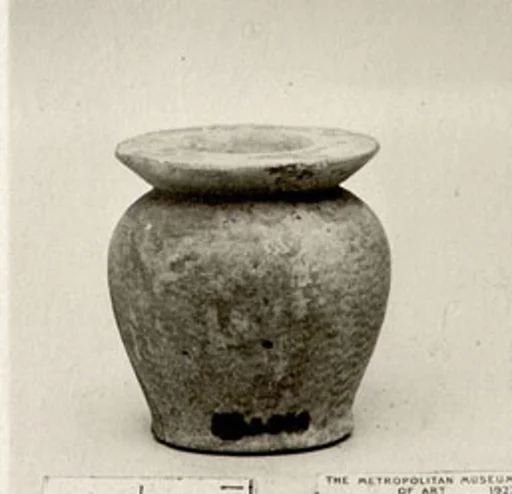 Kohl pot