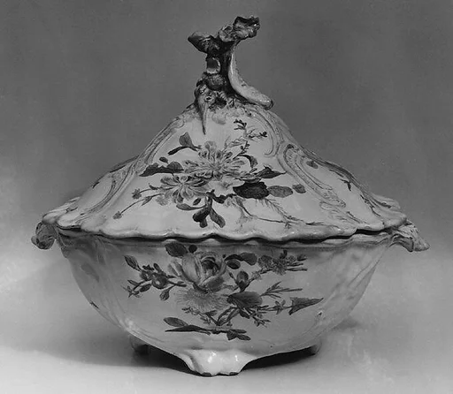 Tureen with cover