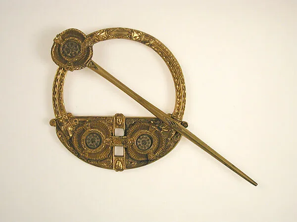 Queen's Brooch — Unknown